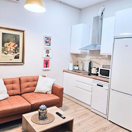 Acogedor Apartamento En Atocha By Bebalmy Madrid Kültér fotó
