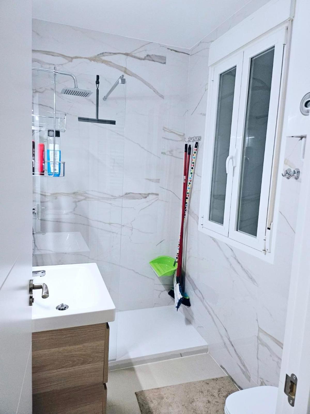 Acogedor Apartamento En Atocha By Bebalmy Madrid Kültér fotó