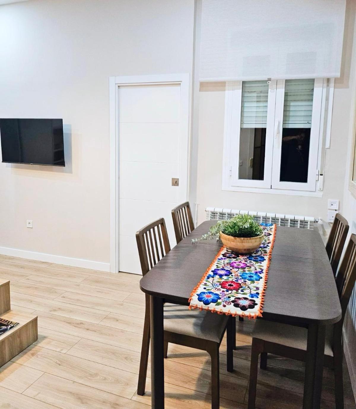 Acogedor Apartamento En Atocha By Bebalmy Madrid Kültér fotó