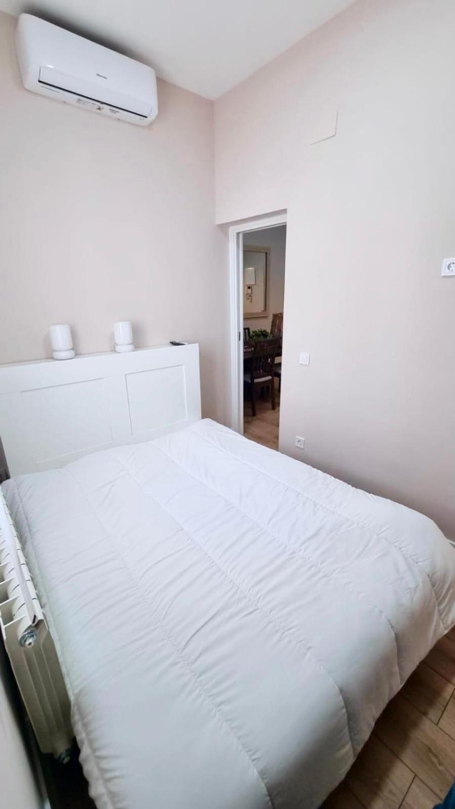 Acogedor Apartamento En Atocha By Bebalmy Madrid Kültér fotó